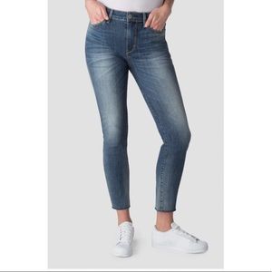 Denizen Levi’s High Rise ankle slim Sz: 2M